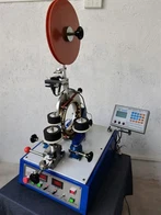 Machine à enrouler le ruban adhésif